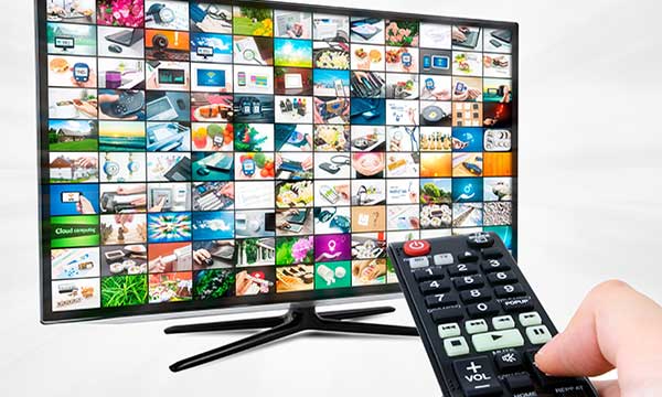 SmartTV-streaming-OTT-over-the-top-remote-control
